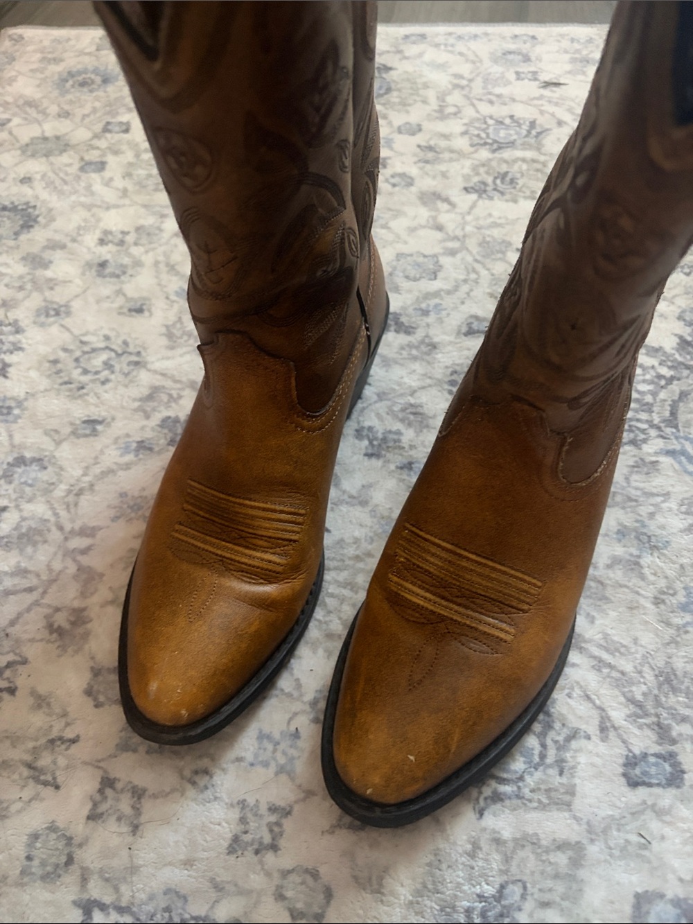 Ariat Tan Leather Western Embroidered Cowboy Boots - Picture 2 of 8